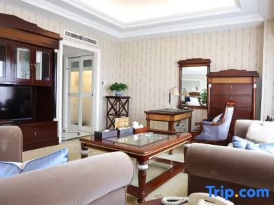 Nanjing Grand - 143