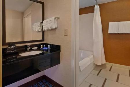 Fairfield Inn & Suites - 20