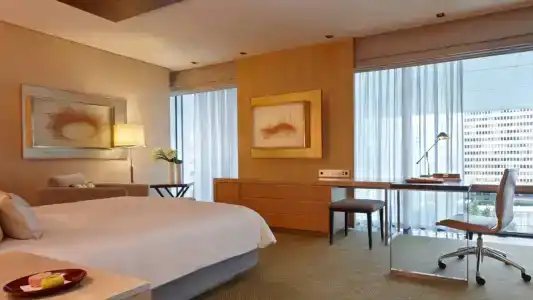 Four Seasons Tokyo at Marunouchi - 3