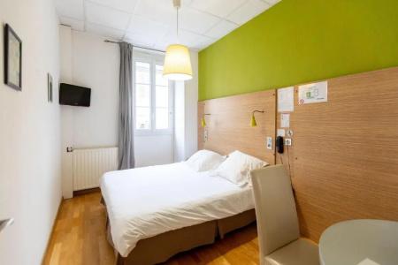 Hôtel Edmond Rostand - 70