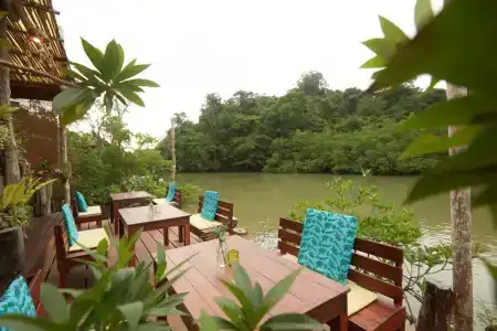 Bann Makok The Getaway - 8