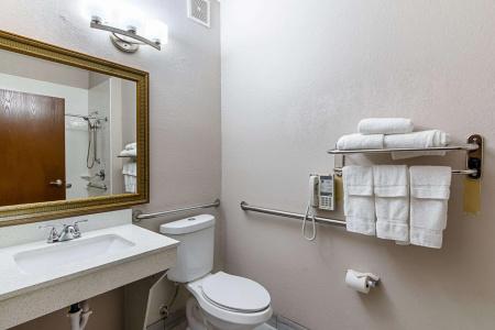 Quality Suites - 7