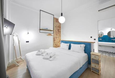Maroon Bottle Boutique Suites - 29