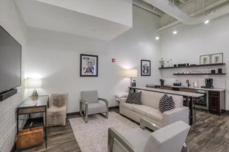 Studio 154 Luxury - 187
