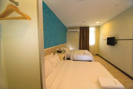 Pantai Inn - 3