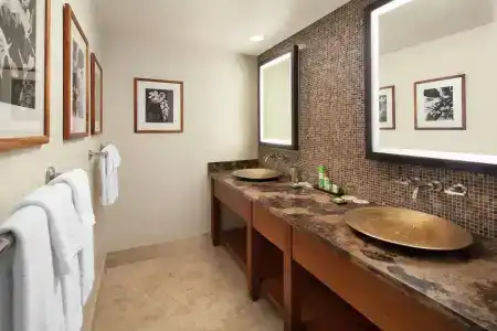 The Royal Hawaiian, A Luxury Collection Resort, Waikiki - 4