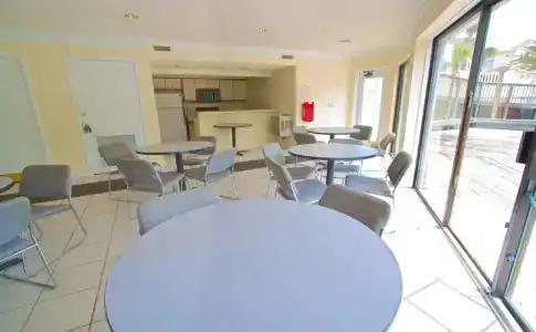 Hibiscus Oceanfront - 11