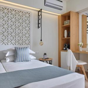 Vasia Boulevard (Adults Only) - 16