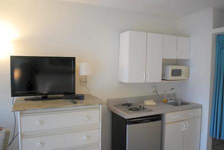 Green Island Inn - 69