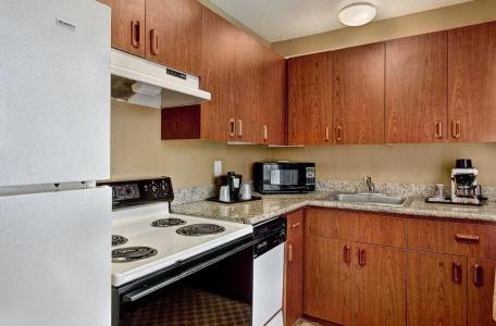 Country Inn & Suites by Radisson, International Airport, OR - 21