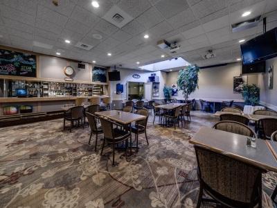 Heritage Inn & Convention Centre - - 18