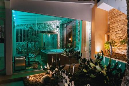 Emesh Boutique Suite - 80