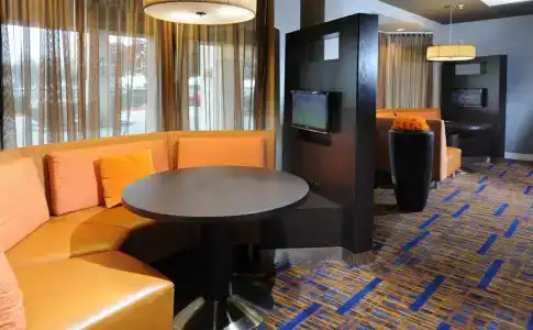 Courtyard by Marriott Dallas in Legacy Park - 12