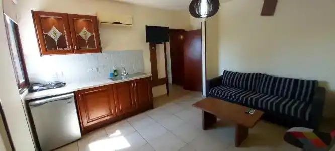 Lakis Court - 22