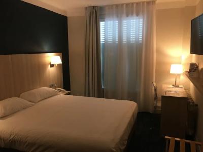 Quality Hôtel Christina Lourdes - 77