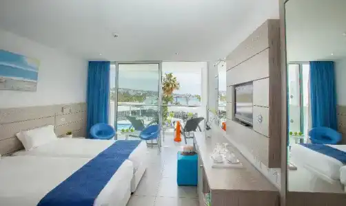 Limanaki Beach & Suites - 63