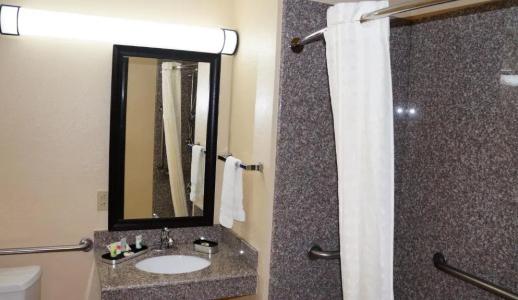 Best Western Plus Airport - Kci East - 61