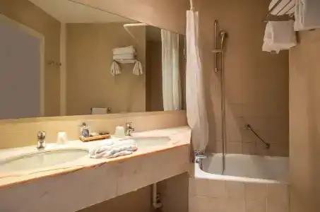 Hôtel Le Yachtman - 10