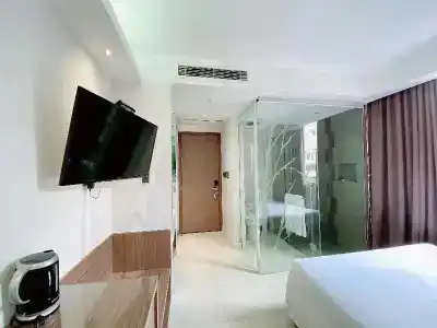 The Luxe - 53