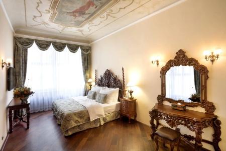 Iron Gate & Suites - 41