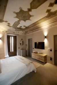 Casa Nostra Luxury Suites - 57