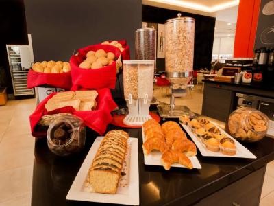 Ibis Providencia - 9