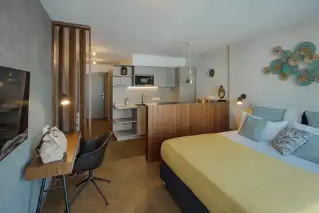 DD Suites Serviced - 5