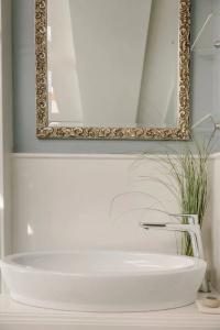 Noble Suites - 144