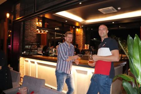 Hh & Sky Bar - 33
