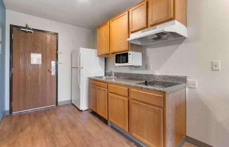 WoodSpring Suites Orlando South - 19