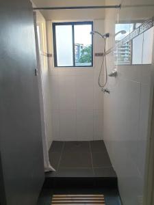 Kingsford Riverside Inn - 12