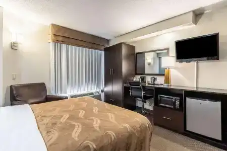 Quality Inn - 26