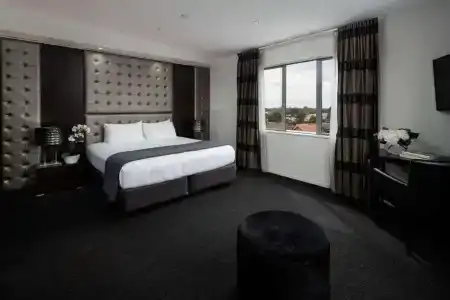 Rydges Latimer - 143