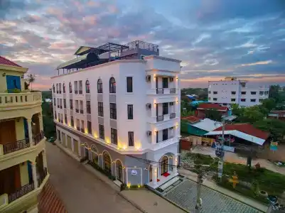 Sky Palace Boutique - 0