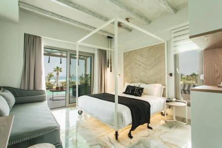 Blue Carpet Luxury Suites - 136