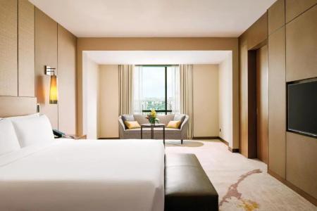 Hilton - 51