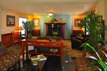 Oxford Suites Portland - Jantzen Beach - 1