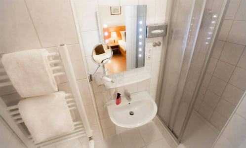 Carlton Mayfair - 6