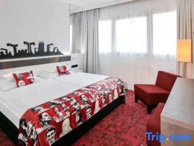 ARCOTEL Nike - 44