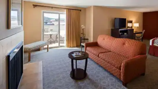 Best Western Plus Inn - 93