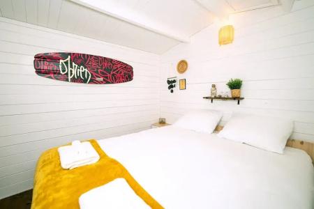 Outside Inn - 67