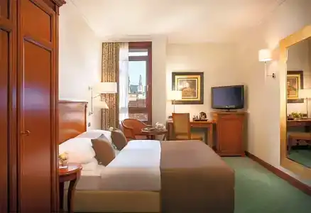 Best Western Premier Astoria - 32