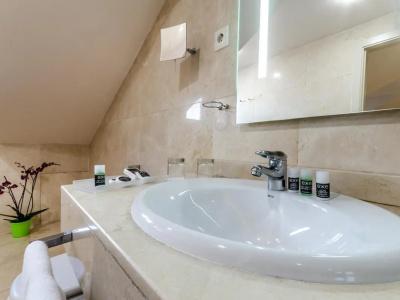 Exe Suites 33 - 37
