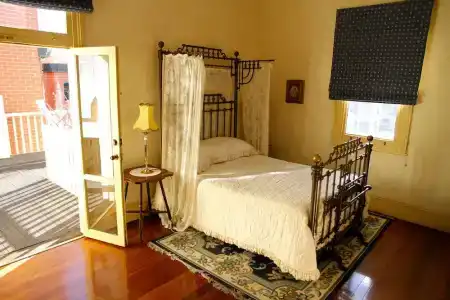 Fire Station Inn - 129