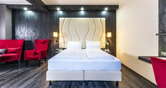 Plaza Schwerin; Sure Collection By Best Western - 163