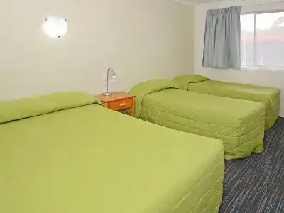 Urangan Motor Inn - 77