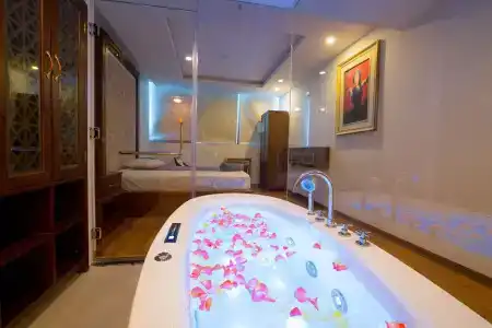 Le Hoang Beach Danang - 10