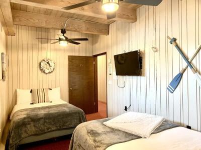 Breakers Boutique Inn - 75
