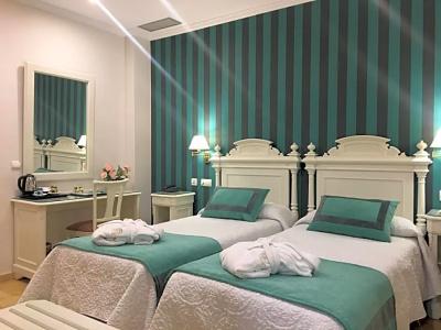 Adriano Boutique Sevilla - 24