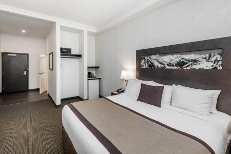 Ramada by Wyndham - 3